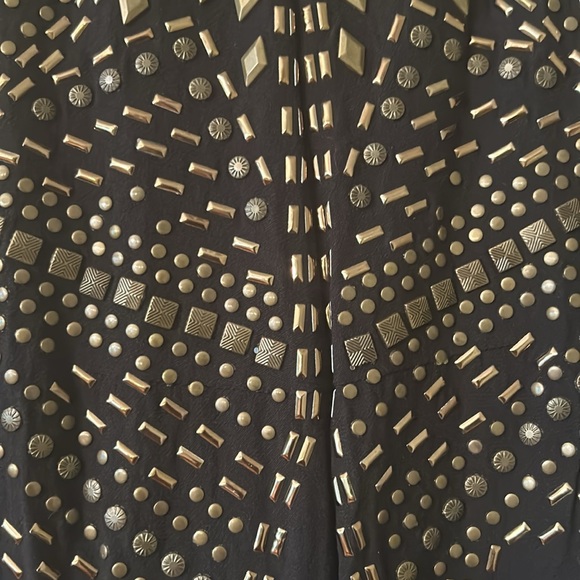 LBD with stunning detail by Twelfth Street by Cynthia Vincent. - Picture 3 of 8